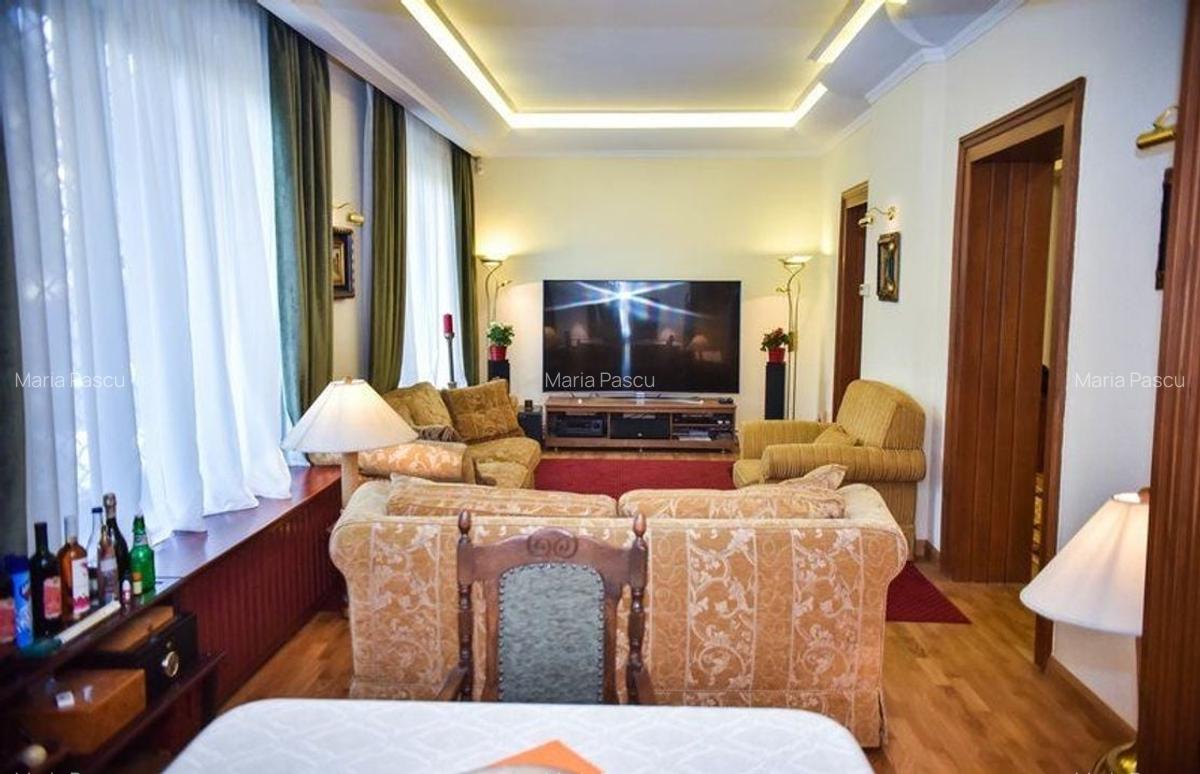 Casă / Vilă ROSETTI - 1