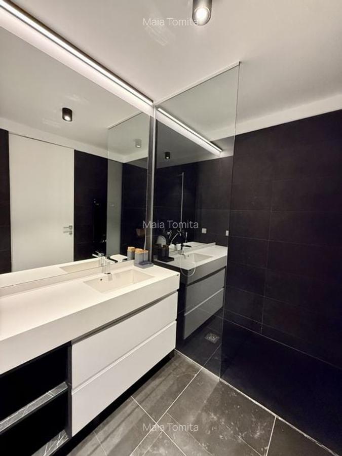 One Eliade / disponibilitate imediată - 12