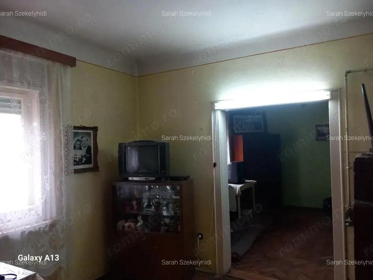 BRASADAS vinde casa 3 cam. zona Unirii teren 550mp. - 11
