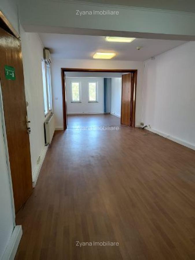 After Scholl - Clinica - Spatiu Com. -  Banu Manta  Vila 9 camere 300 mp., curte 50 mp., 4 parcare - 2