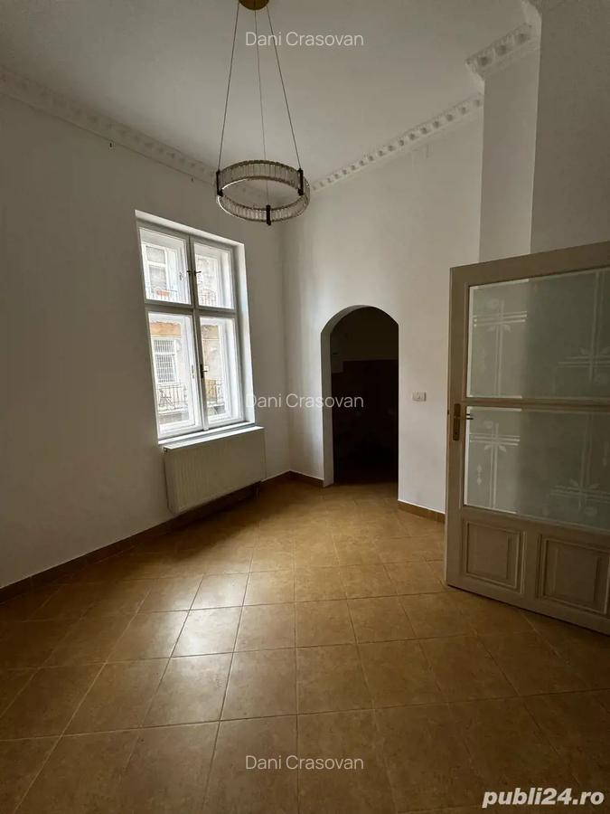 Inchiriez apartament cu 3 camere renovat - 9