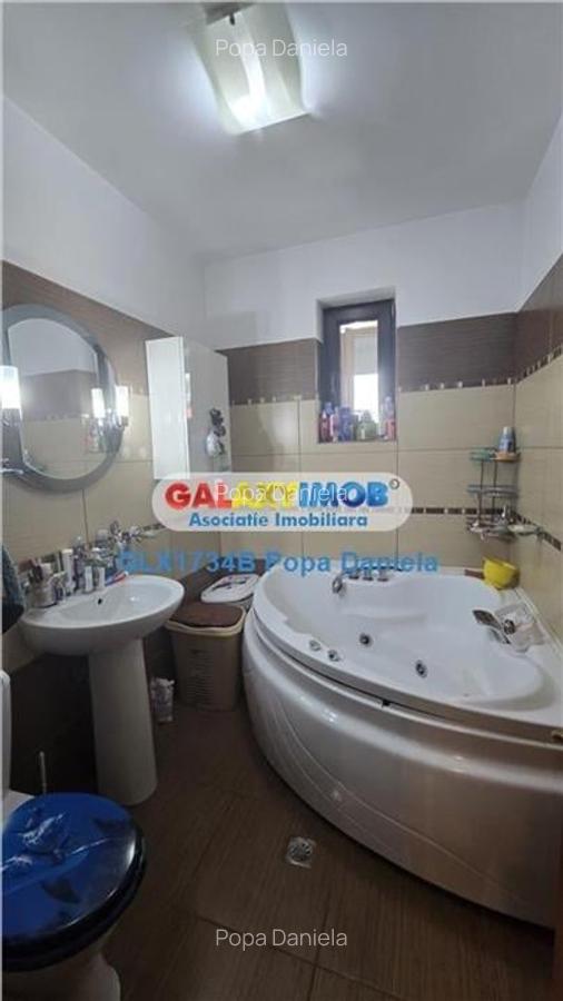 Vanzare apartament 3 camere decomandat, loc de parcare, mobilat - 10