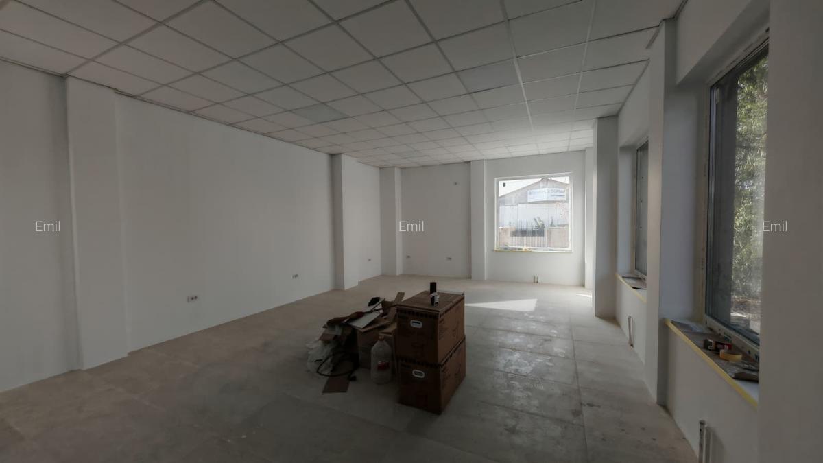 De închiriat – spațiu comercial, Str. Crinului - 8