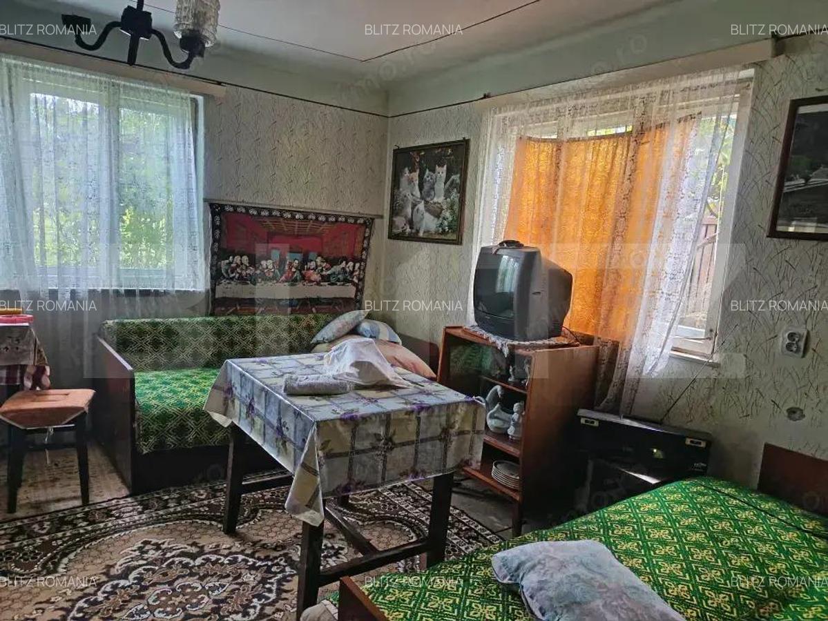 Casa de vanzare in zona linistita - 2