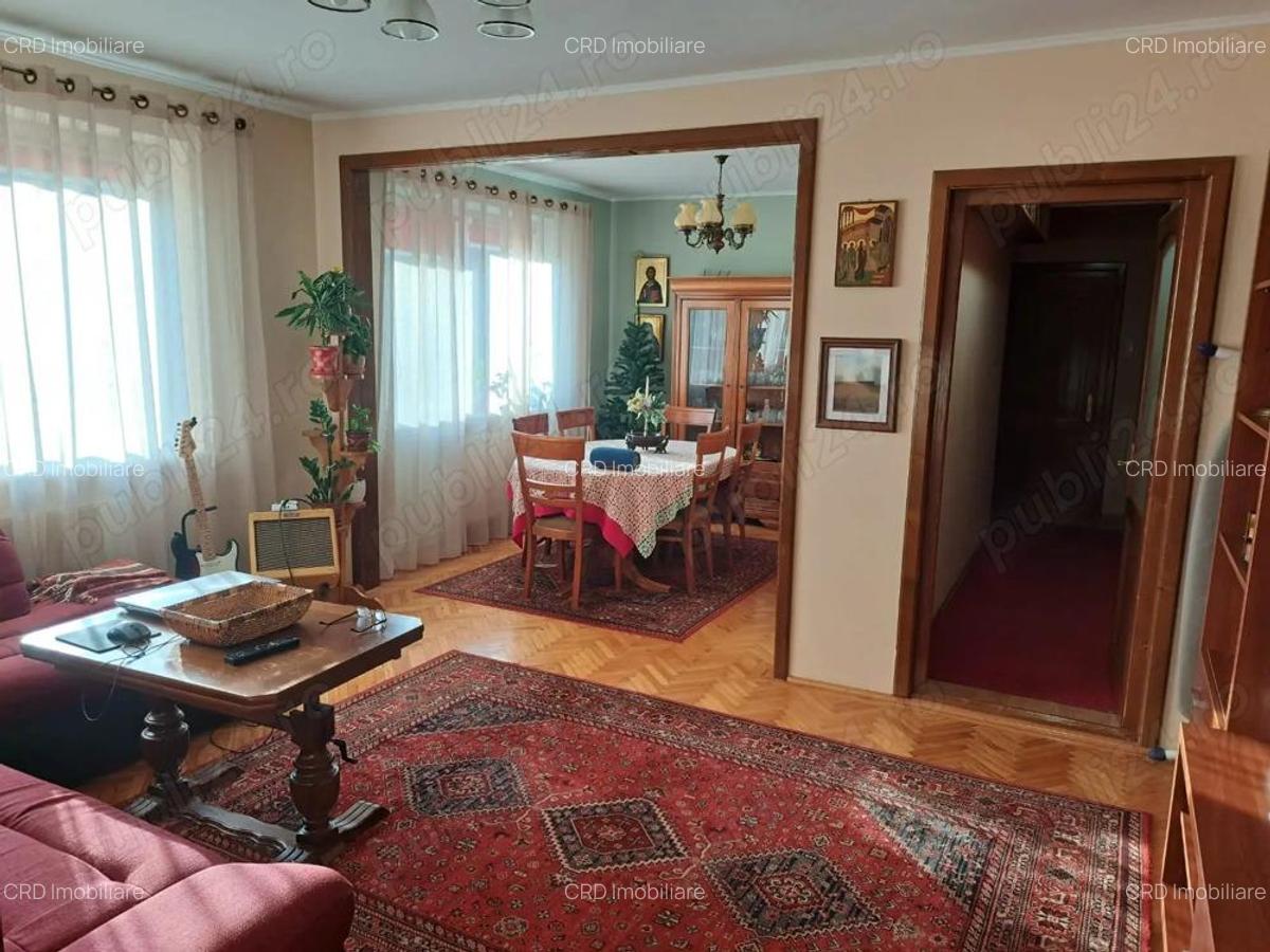 Cartier Sasar apartament 4 camere, balcon, etaj 3 - 5
