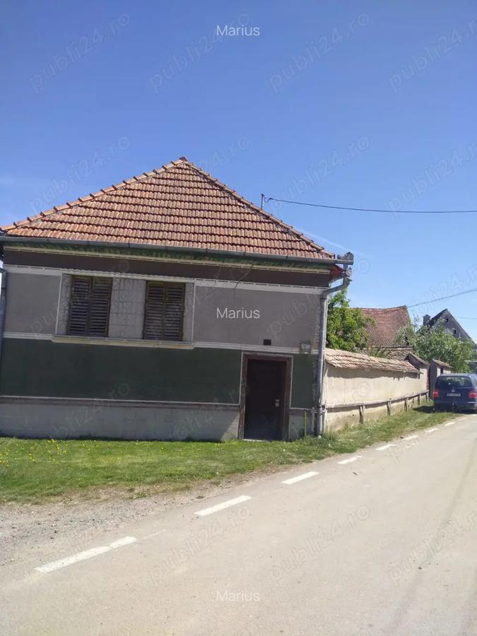Casa cu gaze, apa, canalizare, 3 camere, jude?ul Bra?ov - 1