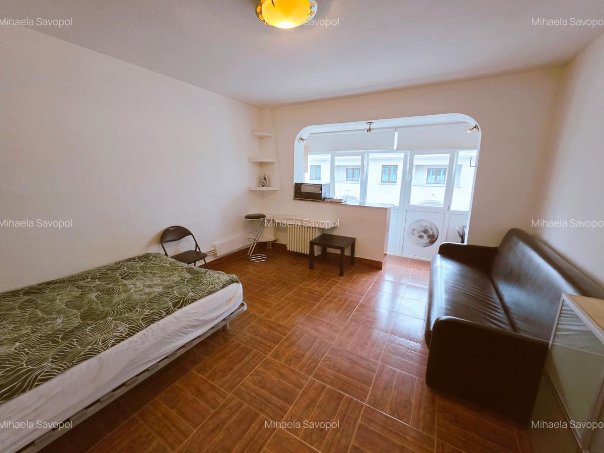 Garsoniera Sala Palatului - Hilton etajul 5 mobilata utilata bloc 1960 - 9