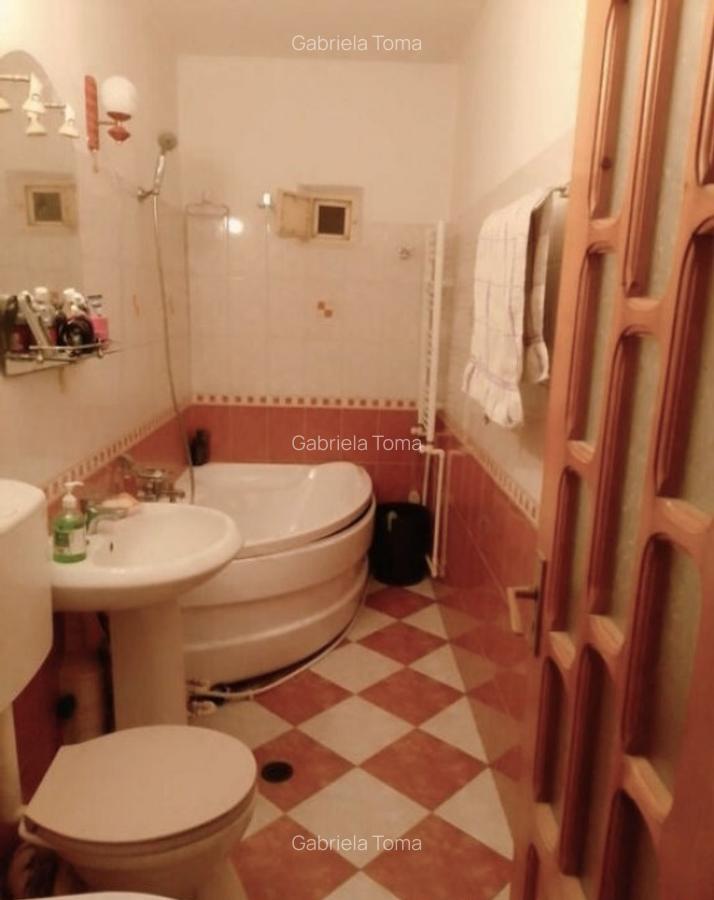 Se vinde apartament cu 3 camere - 4