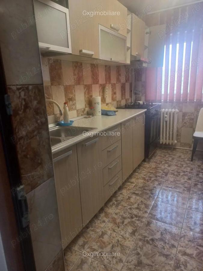 3 camere de inchiriat - 6