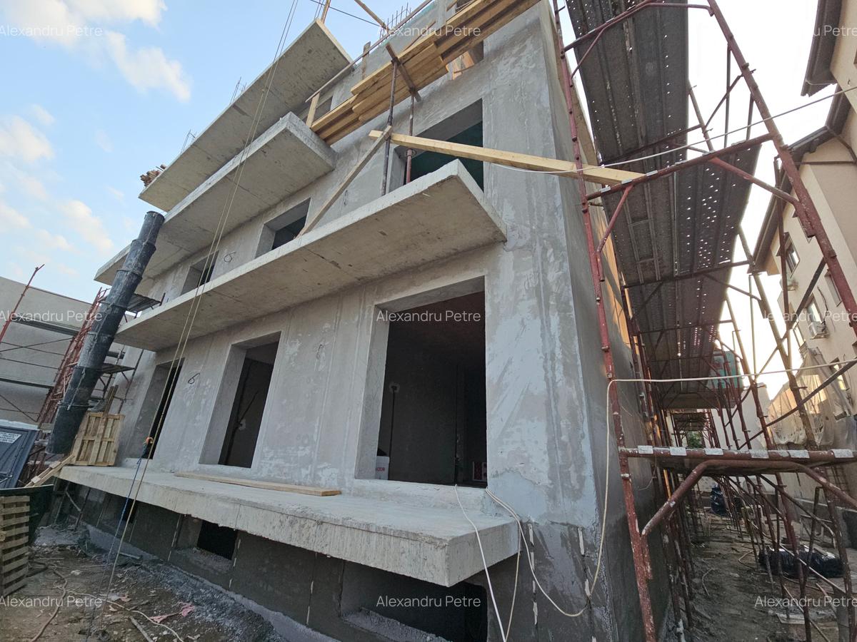 3 camere parter | 110 mp utili | parcare subterana 25 mp | Regie | Comision 0 - 3