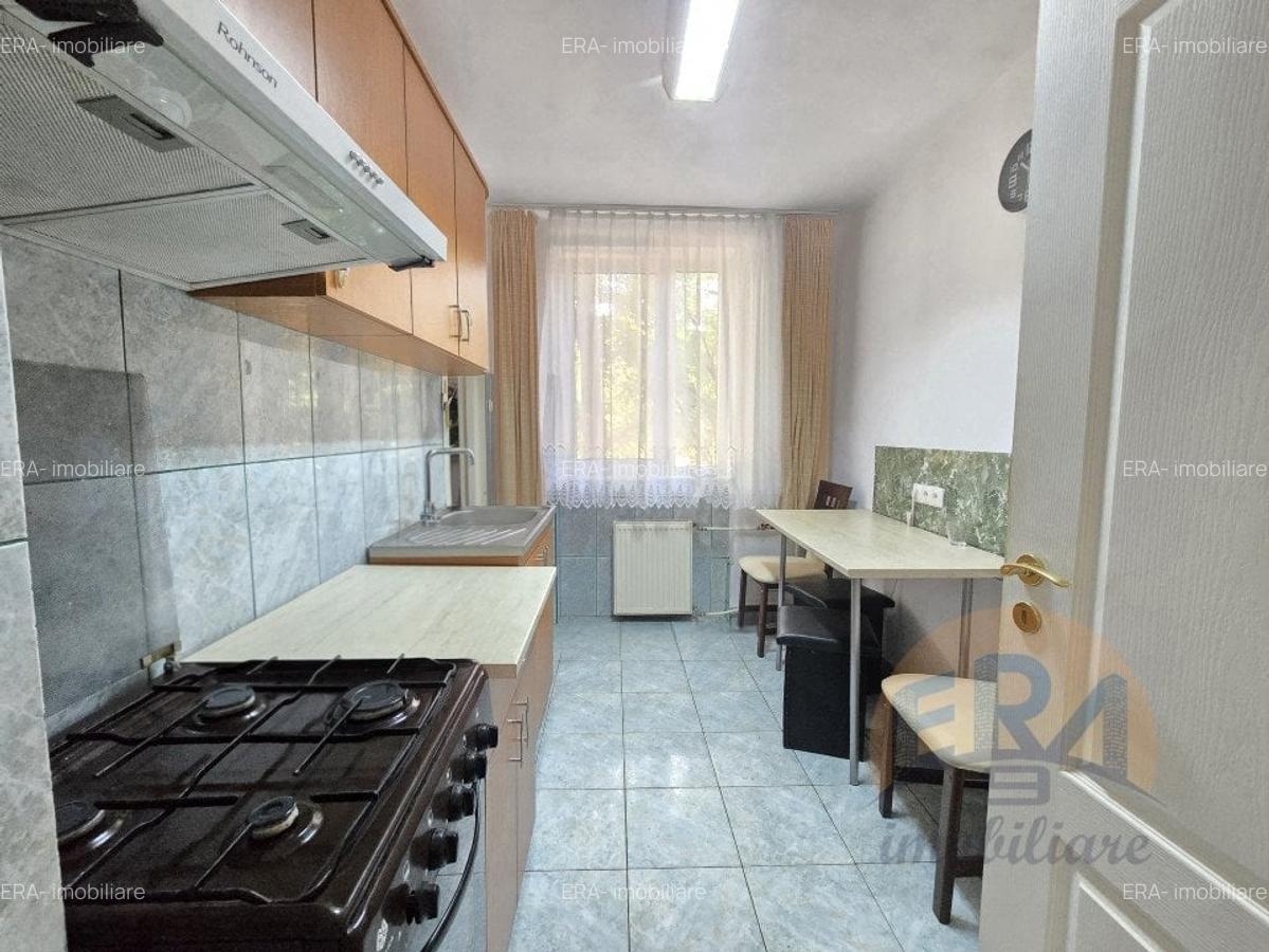 Apartament cu 3 camere decomandat, mobilat în Decebal - 5