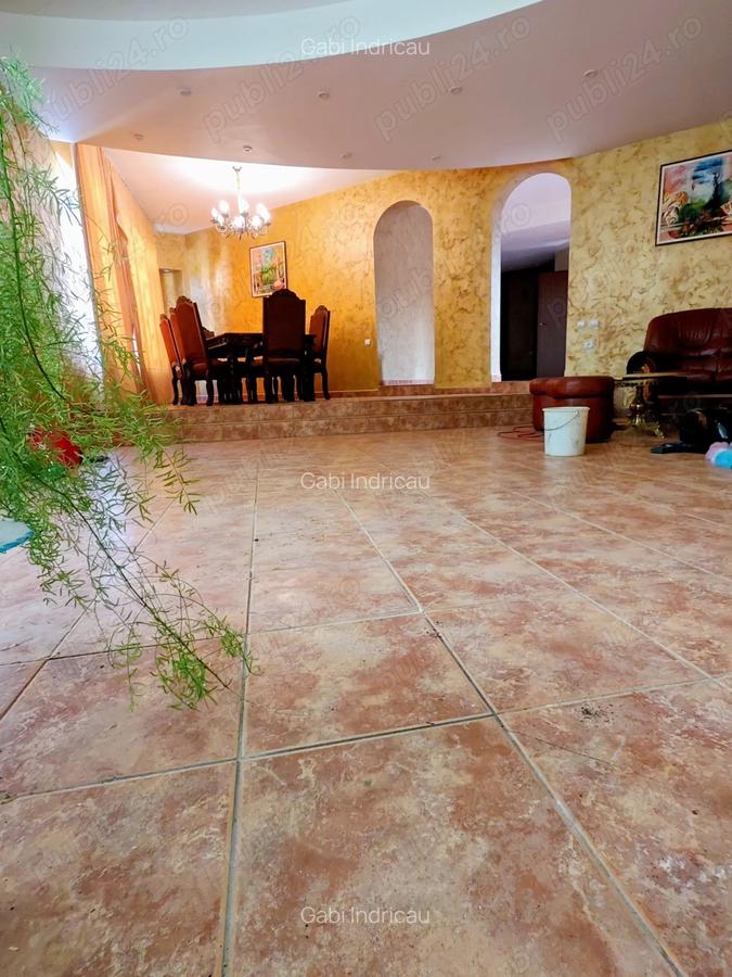 Proprietar vand vila d+p+e+m cu o suprafata generoasa de 540 mp construiti, teren amplu de 950 mp - 4