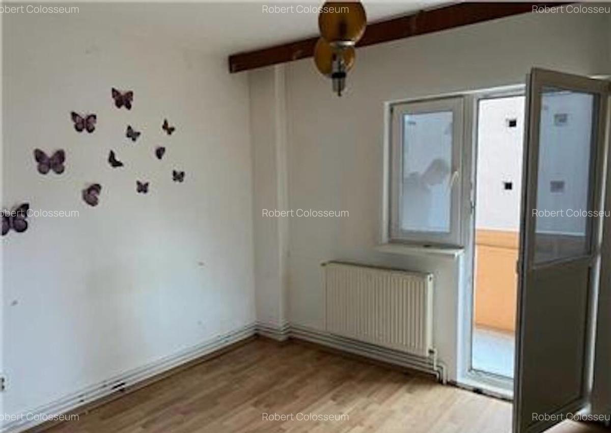 Apartament cu 4 camere, decomandat - zona Racadau - 6