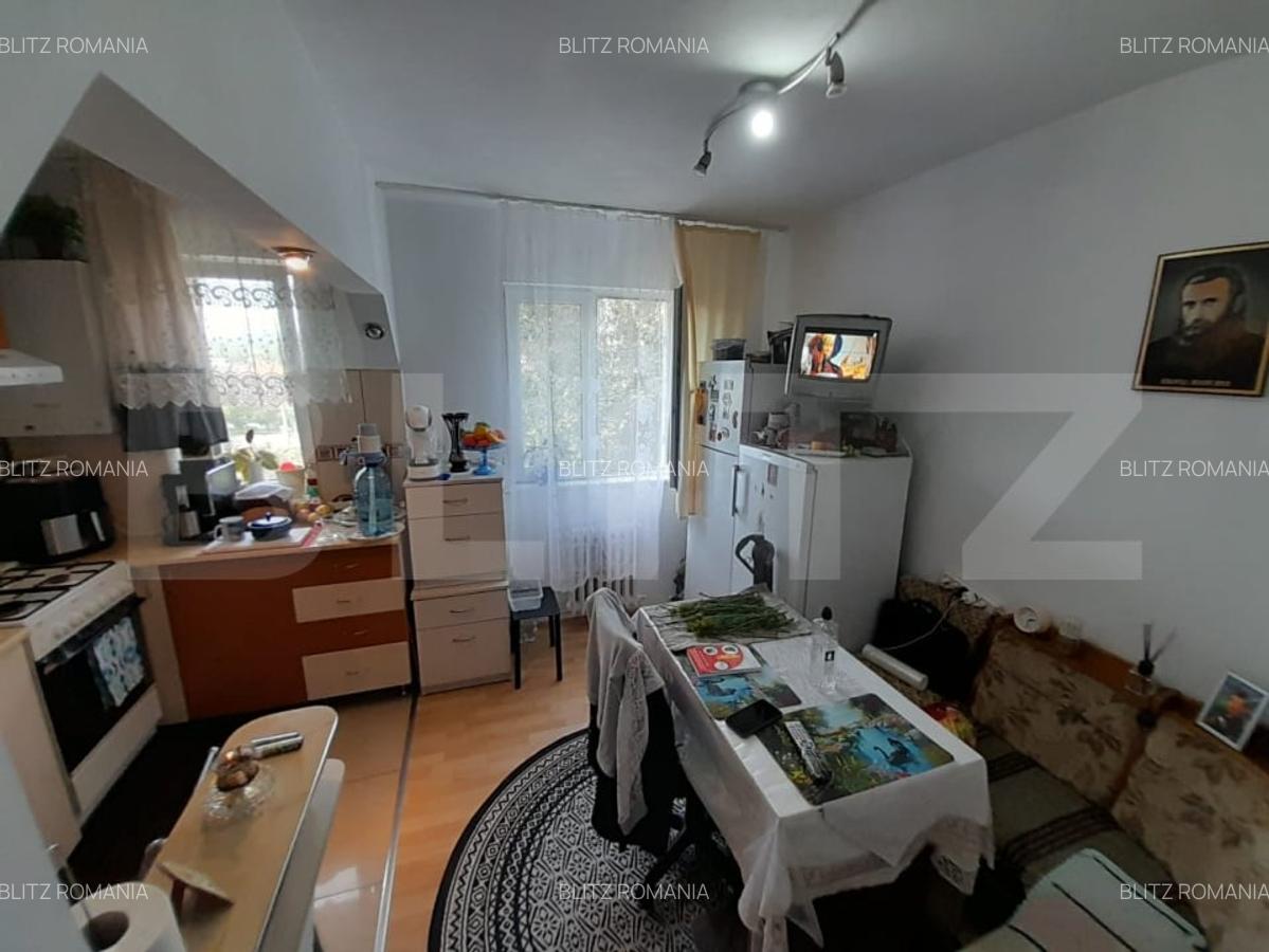 Apartament cu 2 camere, 52 mp, etaj 3, zona Decebal - 2