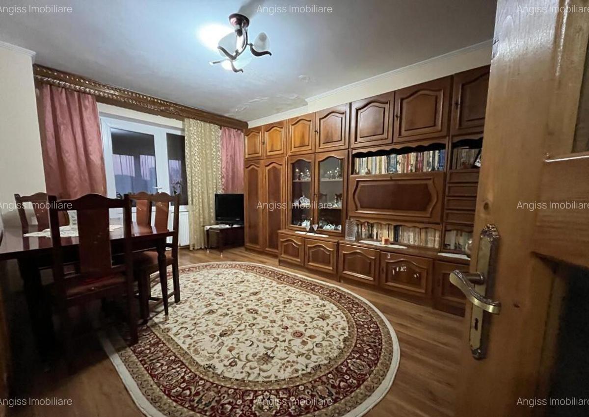 APARTAMENT 3 CAMERE -BISERICA CU CEAS - 4
