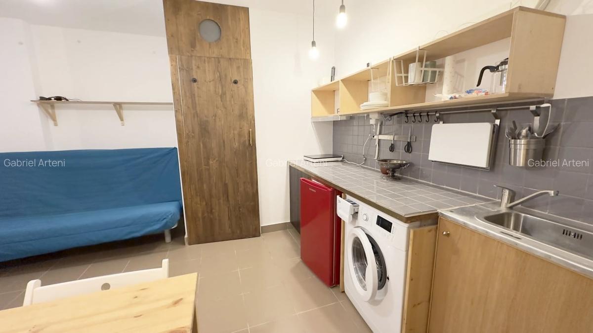 Garsoniera cocheta in Cotroceni - mica, vesela si gata de mutat! - 1