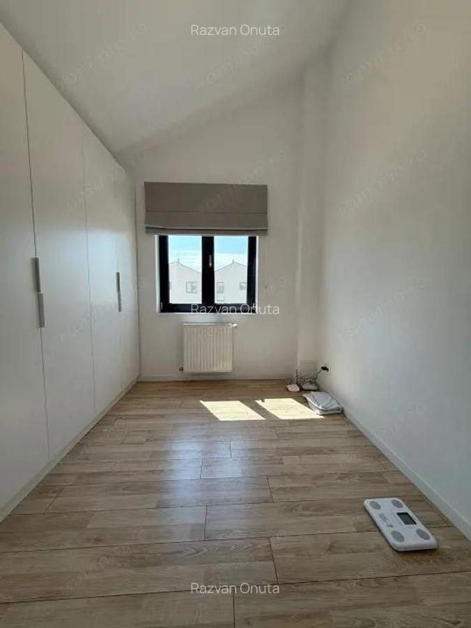 Casa spa?ioasa de inchiriat / vanzare in Complex Liziera de Lac Frumu?ani - 2