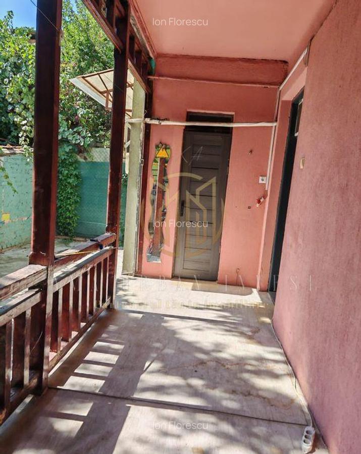 Casa singur curte Eroii Revolu?iei - 4