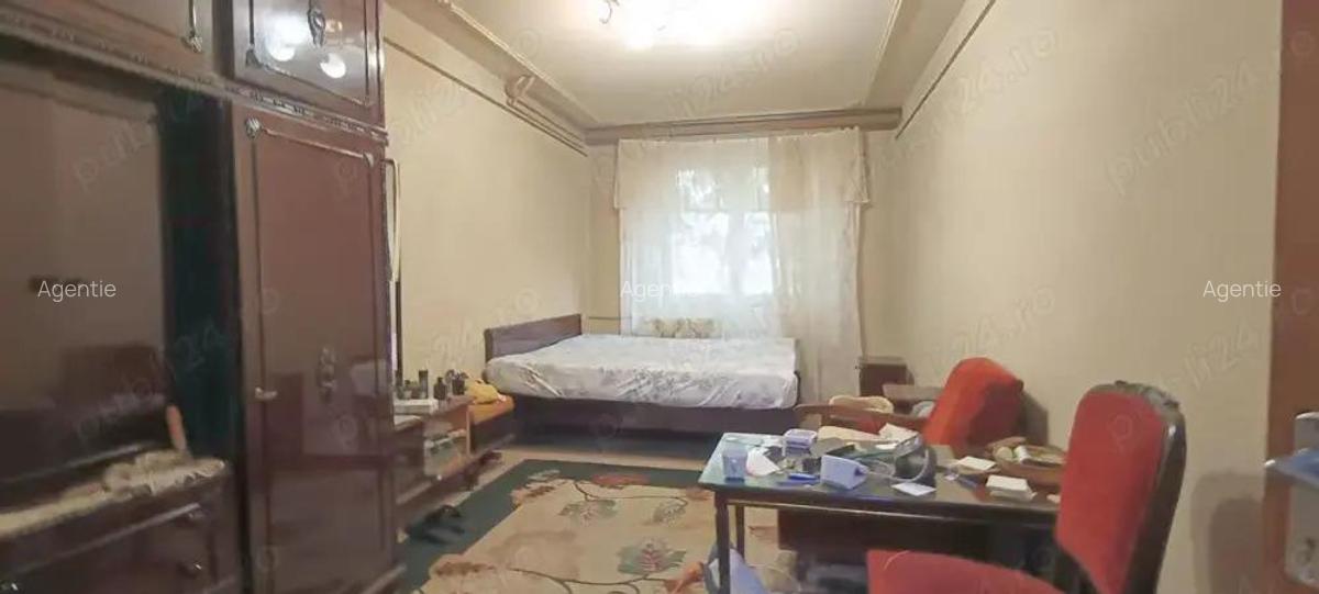 Vanzare apartament 4 camere - Teiul Doamnei - Stradal - vedere spate - 8