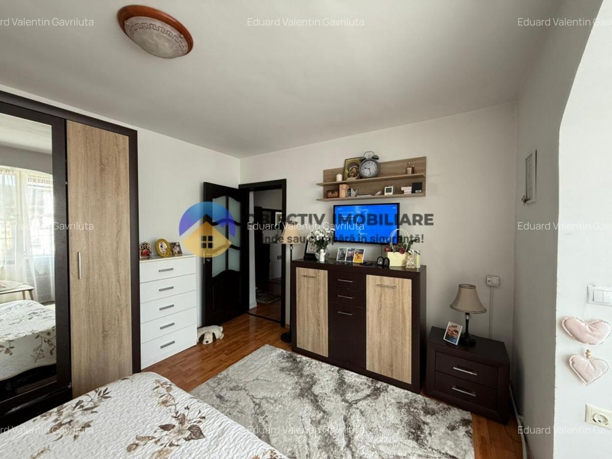 Apartament de vanzare - Zona Precista - 3