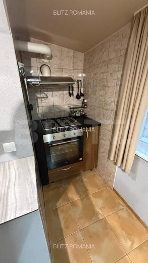 Apartament de vanzare, cu 2 camere, decomandate - 8