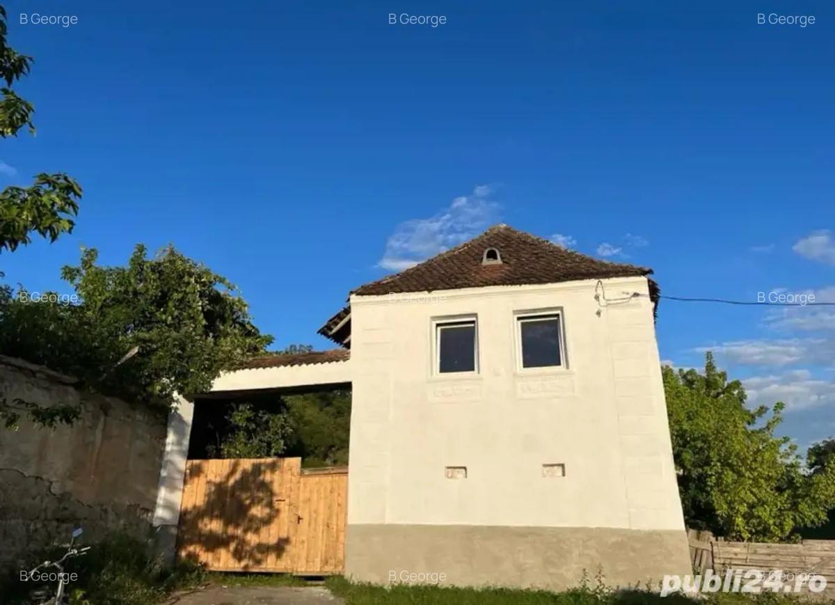 Casa sasesca de vanzare 60 km de Brasov si 20 km de Viscri 4700 mp - 1