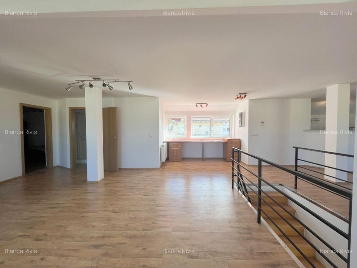 Apartament deosebit de vânzare - mansardă spațioasa - 5
