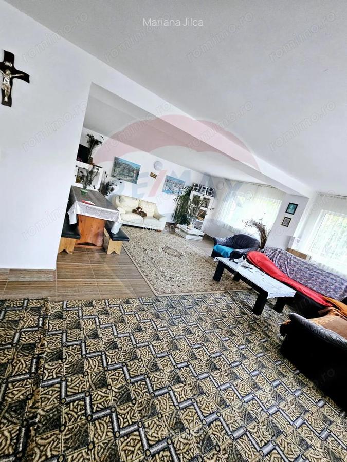 Casa / Vila cu 5 camere de vanzare - 11