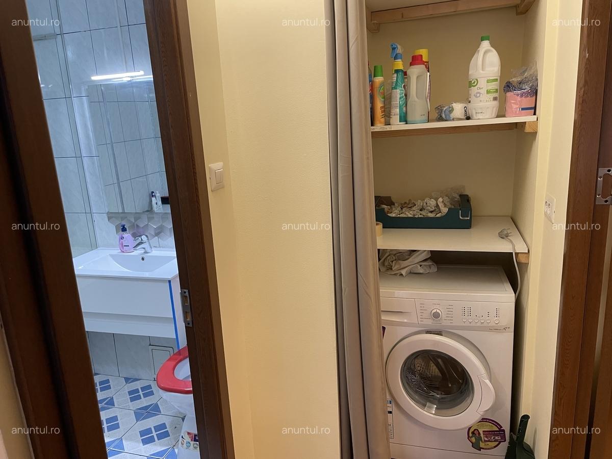 Calea 13 Septembrie intersectie cu Drumul Sarii, frizeria Abbate - 7