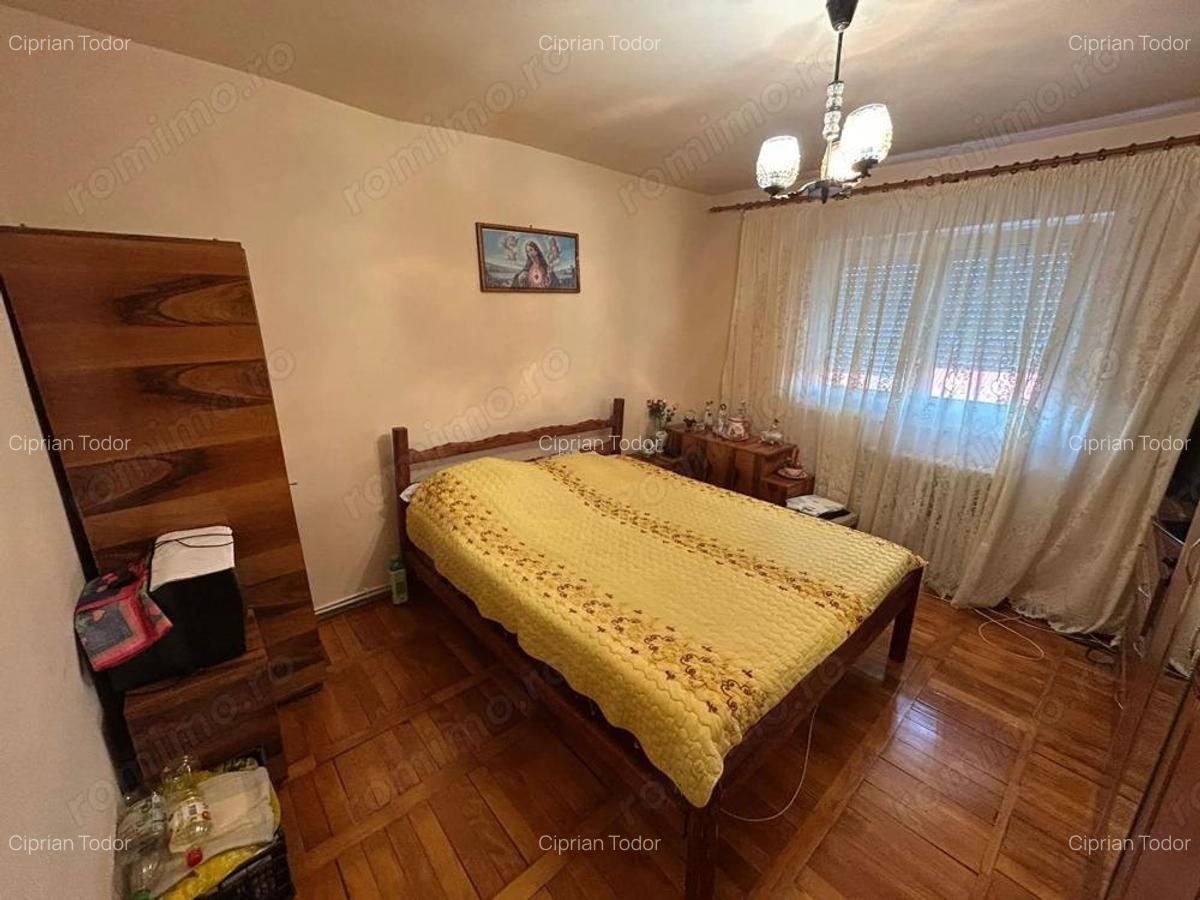Apartament 3 camere, decomandat - zona Cetate - 9