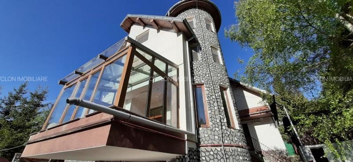 Casa de vacanta sau pensiune situata langa Cabana Trei Brazi Predeal - 1