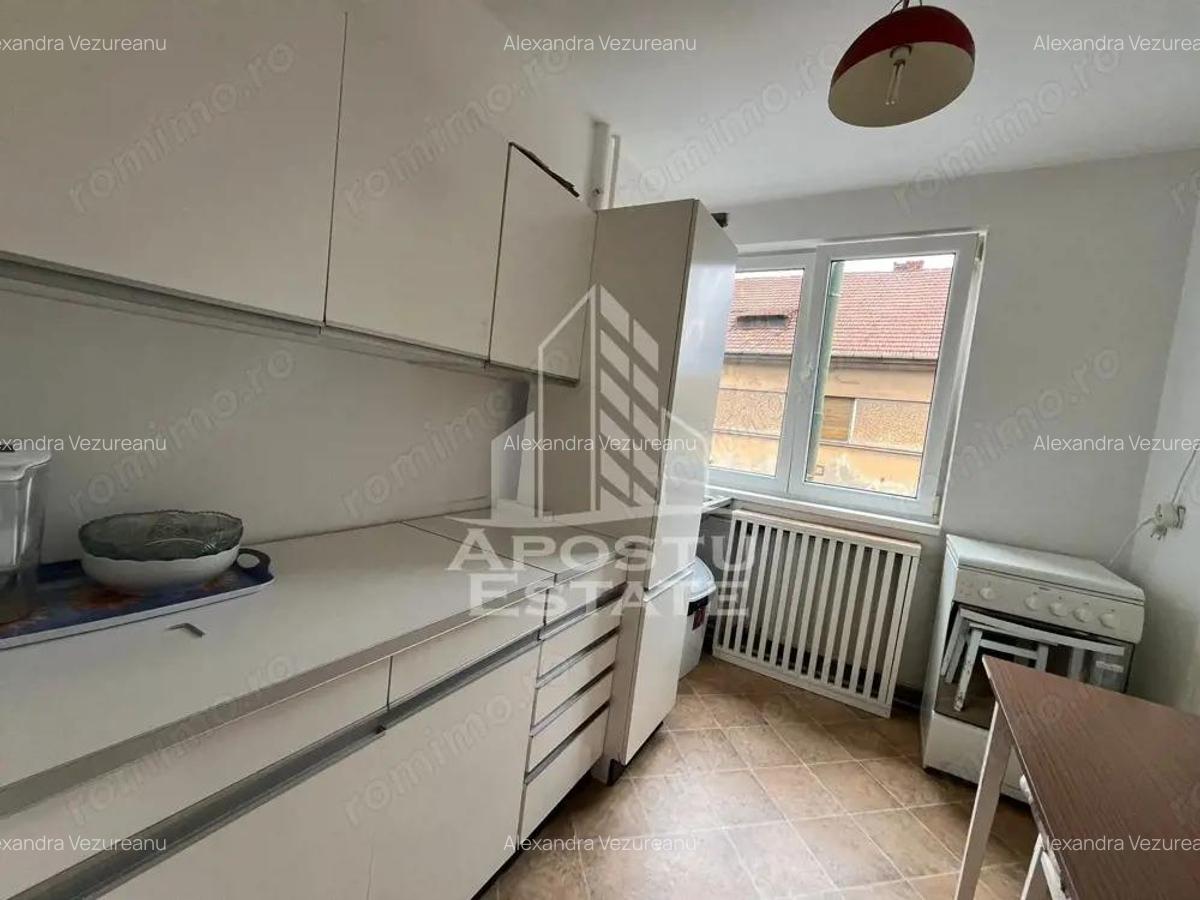 Apartament cu 3 camere, semidecomandat, etajul 2, zona Centrala - 5