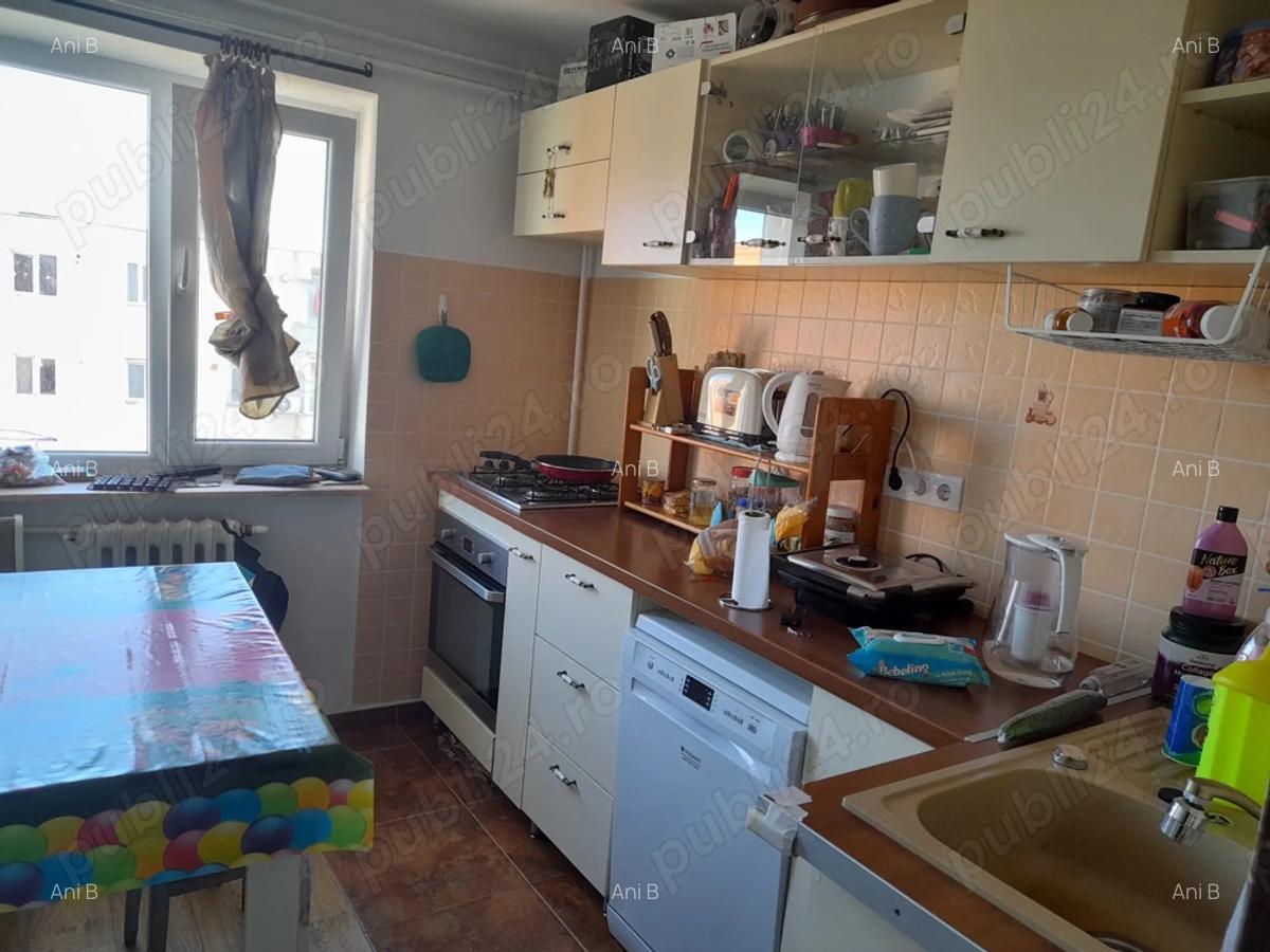 Vand apartament 4 camere Trivale - 2