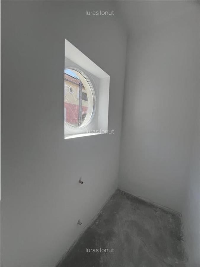 RECO, Doua case, zona  ultracentral, singur in curte, Oradea - 16
