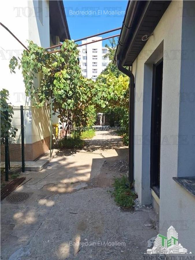 Casa curte comuna cu incalzire prin pardoseala. - 1