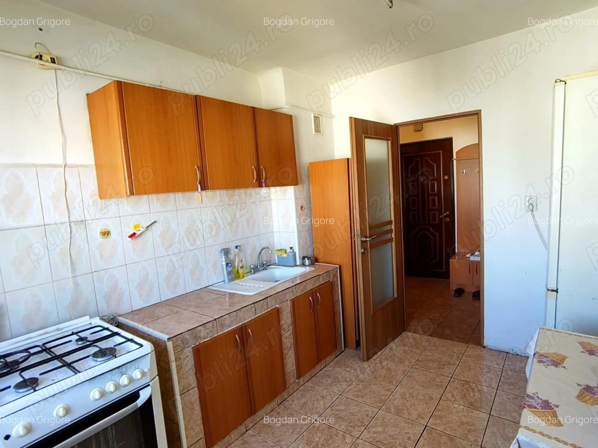 Se ofera spre vanzare zona vest 9 mai - 5