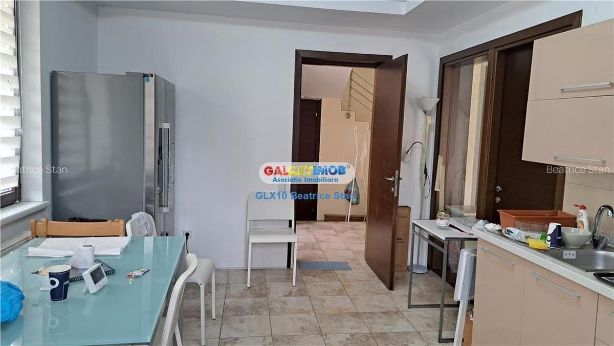 Vila foarte frumoasa langa  PALATUL si LACUL MOGOSOAIA - 12