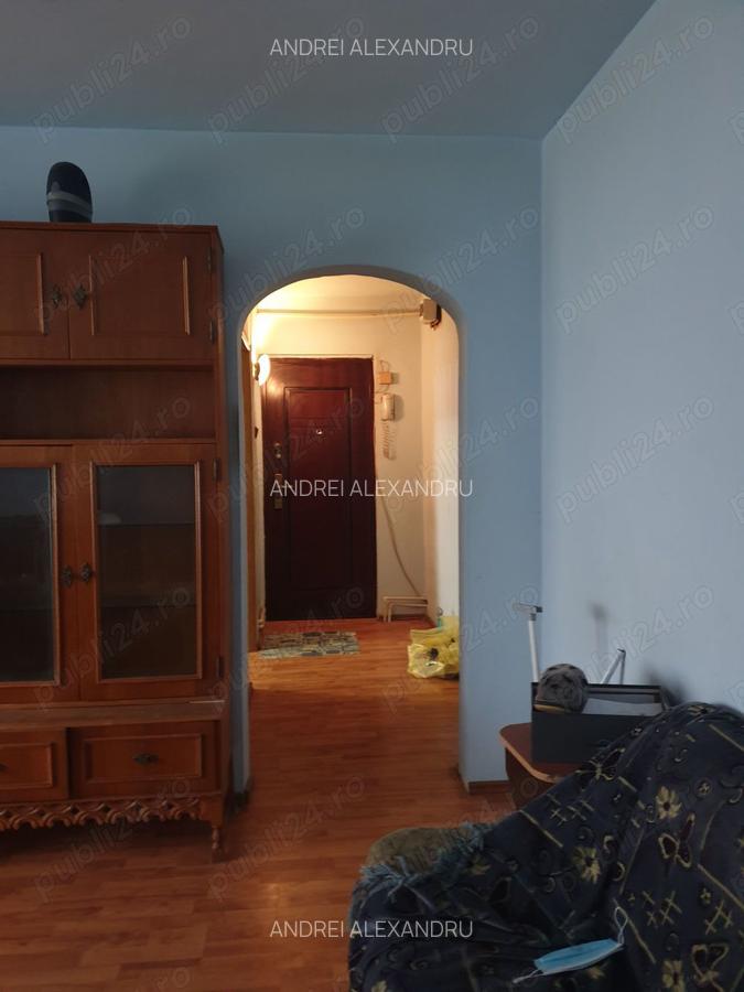 Apartament de vanzare 4 camere - 10