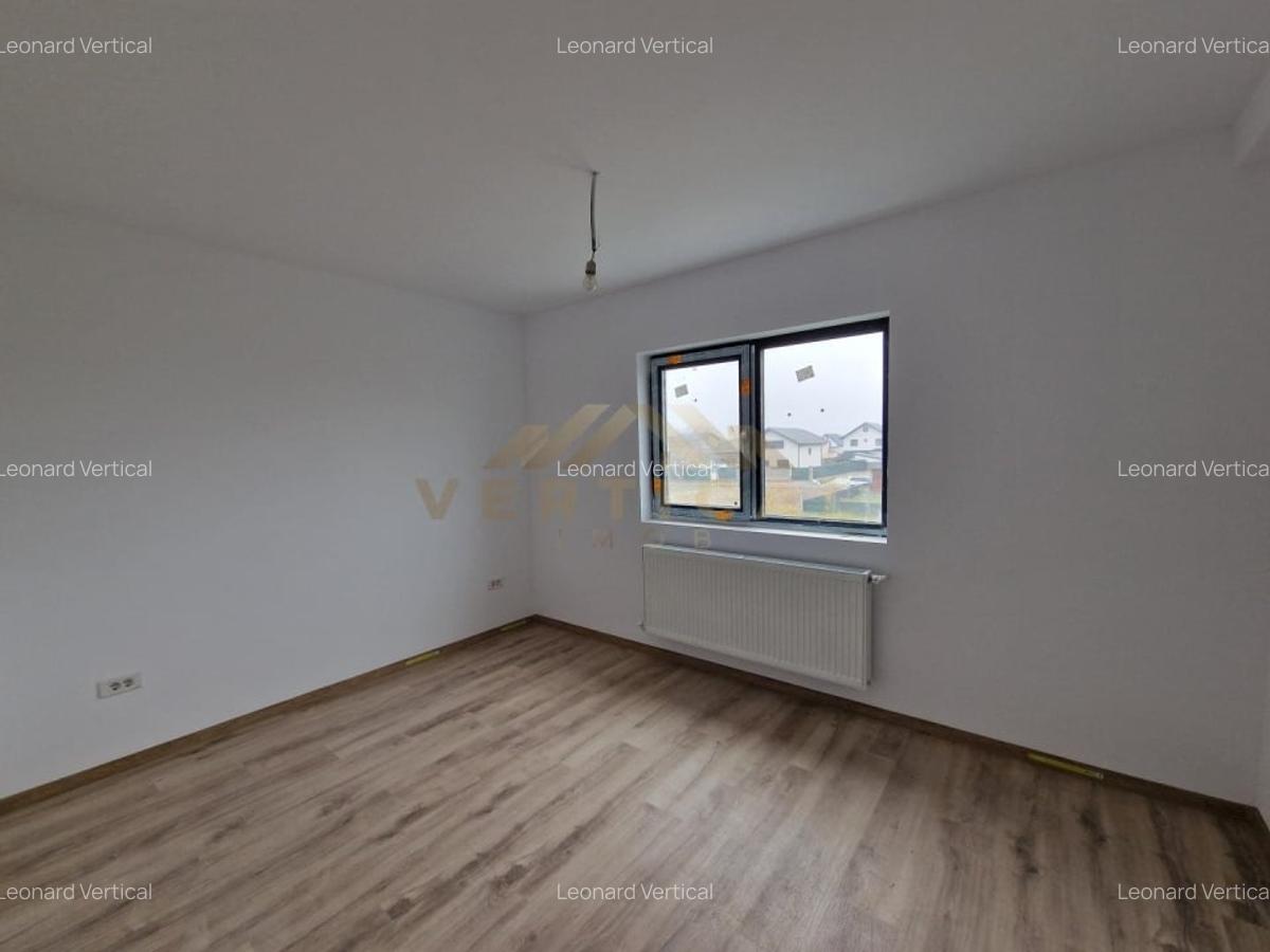 Casă cu 3 camere în Berceni - 1