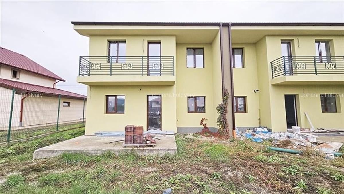 Casă cu 4 camere în Dumbrăvița - 1