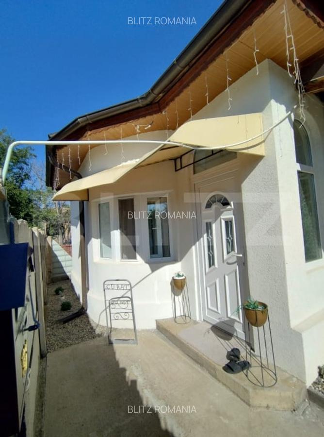 Casa la strada in Lipovu, renovata recent, 850 mp curte - 2