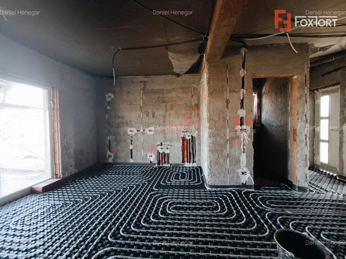 Duplex 4 camere si teren de 300 mp - zona Mosnita Veche - 12