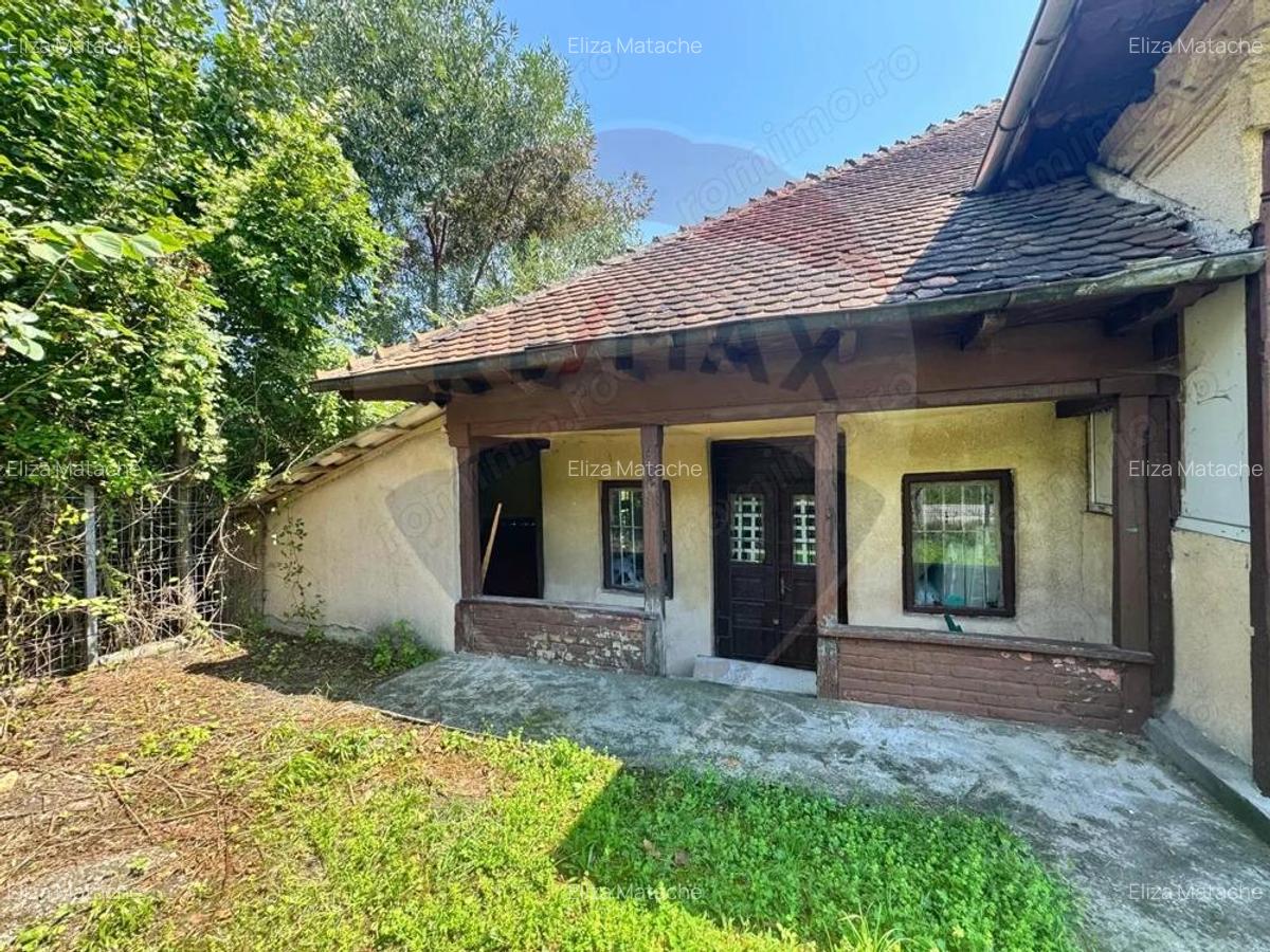 Casa boiereasca cu istorie, teren generos ?i ie?ire la Raul Targului - 11