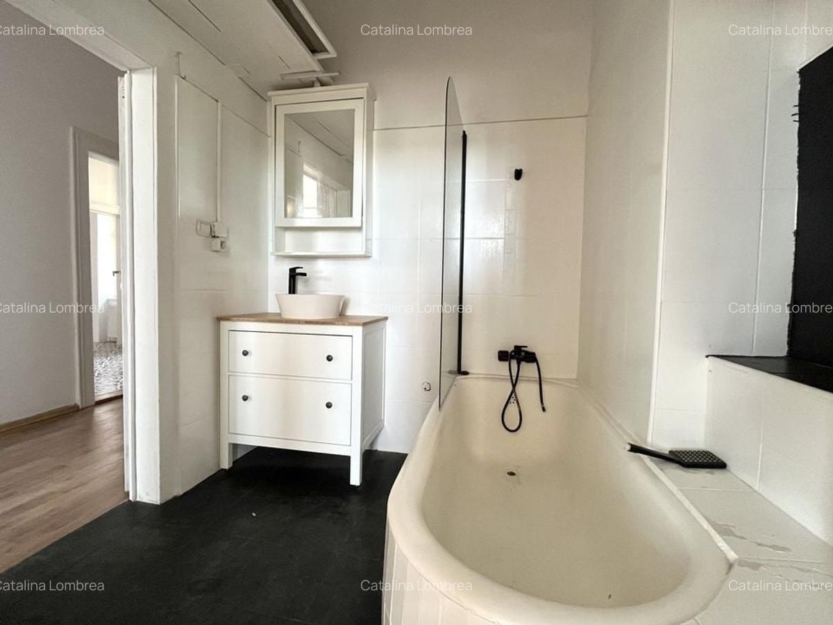 Un apartament spațios cu  2 camere, in , zona Centrala - Take Ionescu - 13