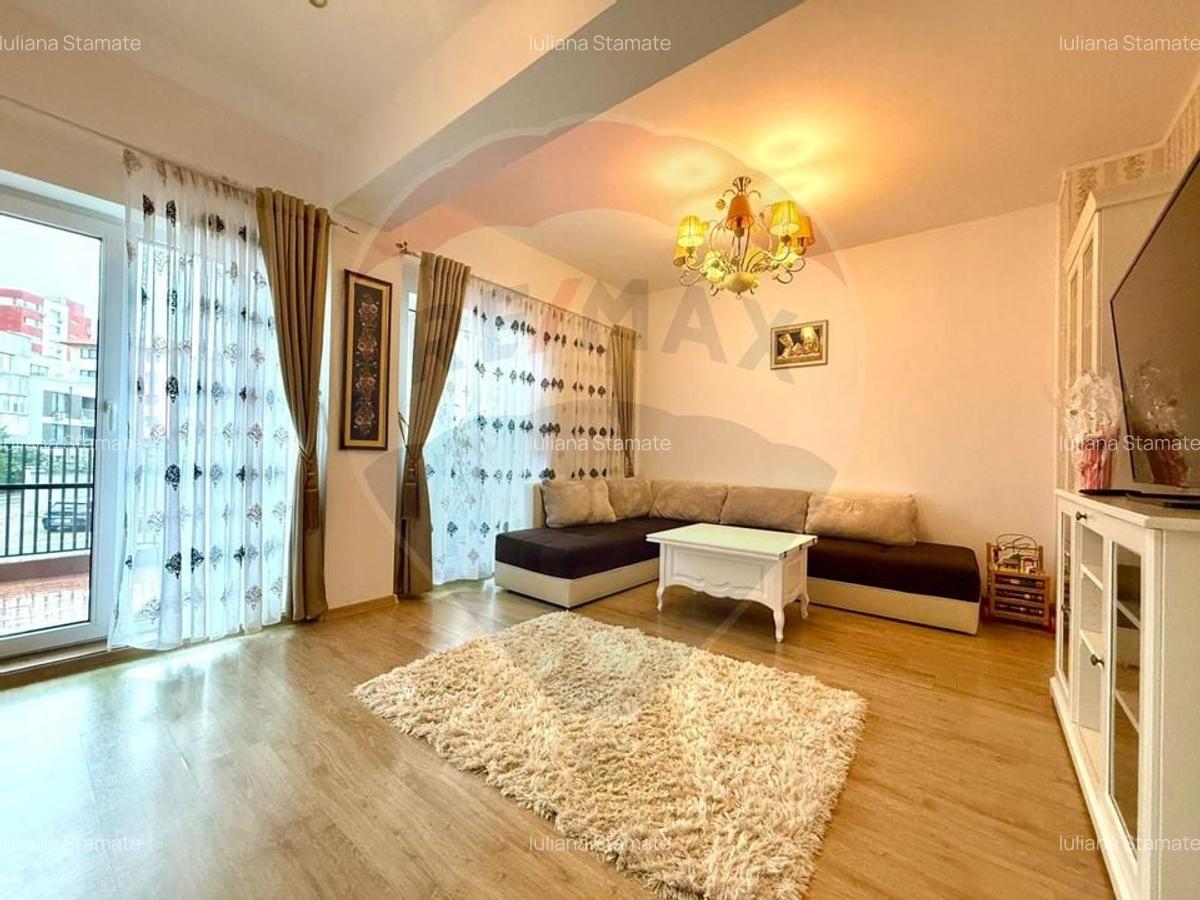 Apartament cu 3 camere de vanzare loc de parcare si teren Constanta - 1