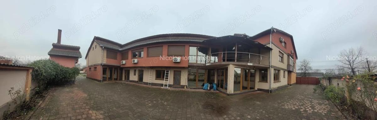 Imobil cu 3 case:C1 -3 nivele;C2-2nivele;C4-1 nivel;C3;C5;Piscina;Foisor - 10