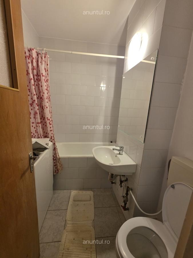 Titan, 10 minute metrou, chiar la intrarea in parcul IOR, pe Lotrioara - 2