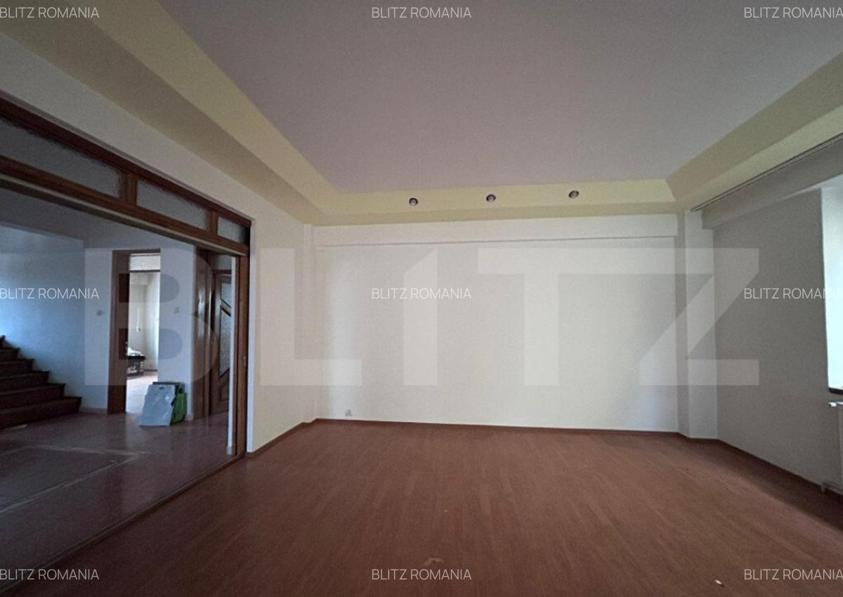 Casa cu 7 camere, 4 bai, 330 mp, 900 mp curte, zona Ford - 7