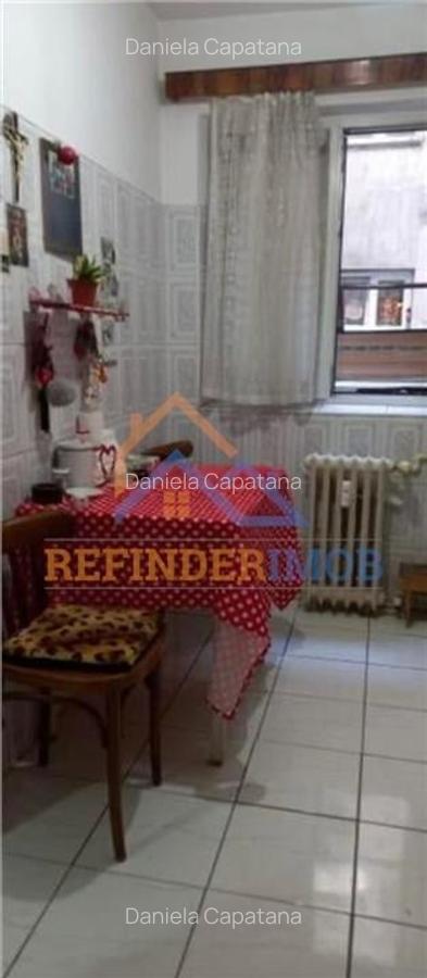 Vanzare apartament 3 camere  Metrou Raul Doamnei - 10
