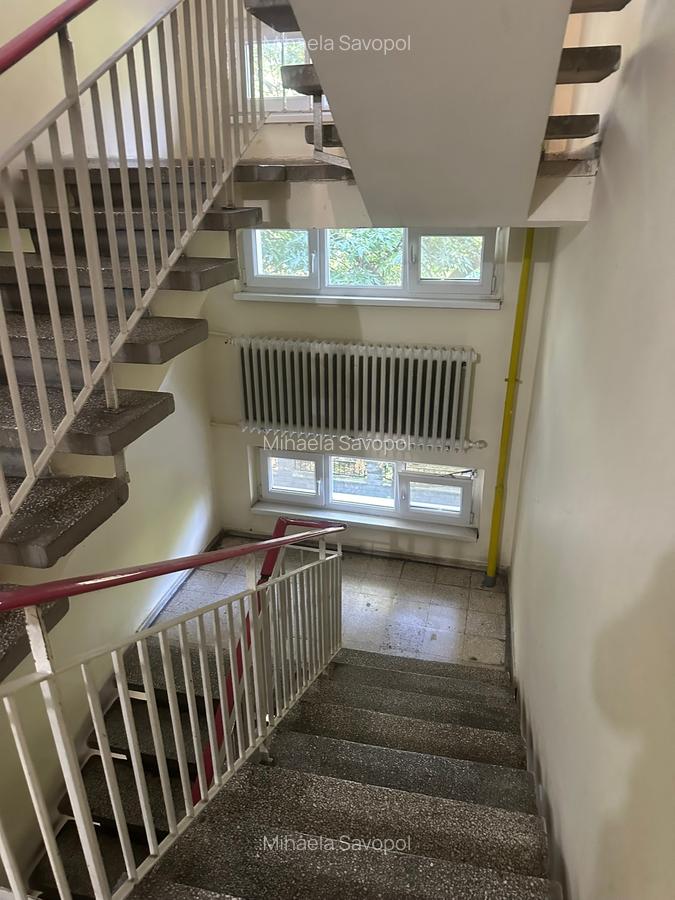 Apartament 4 camere, etajul 3/4, 2 grupuri sanitare, balcon mare, imbunatatiri - 18